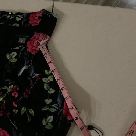 NWT Tommy Hilfiger Vibrant Floral Dress A-line with Belt Black Women’s Size 8 - Picture 9 of 12